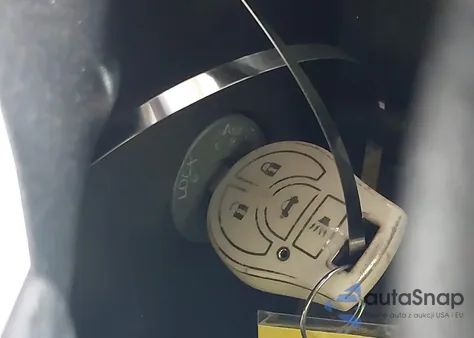 2016 Nissan Versa 1.6 S/1.6 S+/1.6 Sl/1.6 Sv z USA, uszkodzony, nr VIN 3N1CN7AP7GL857581